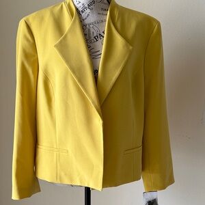 Nine West daisy women yellow jacket XL.